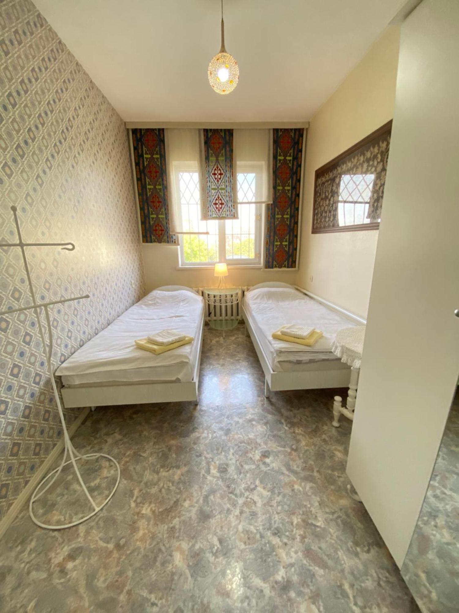 Хостел Особнячок Bishkek Exteriör bild