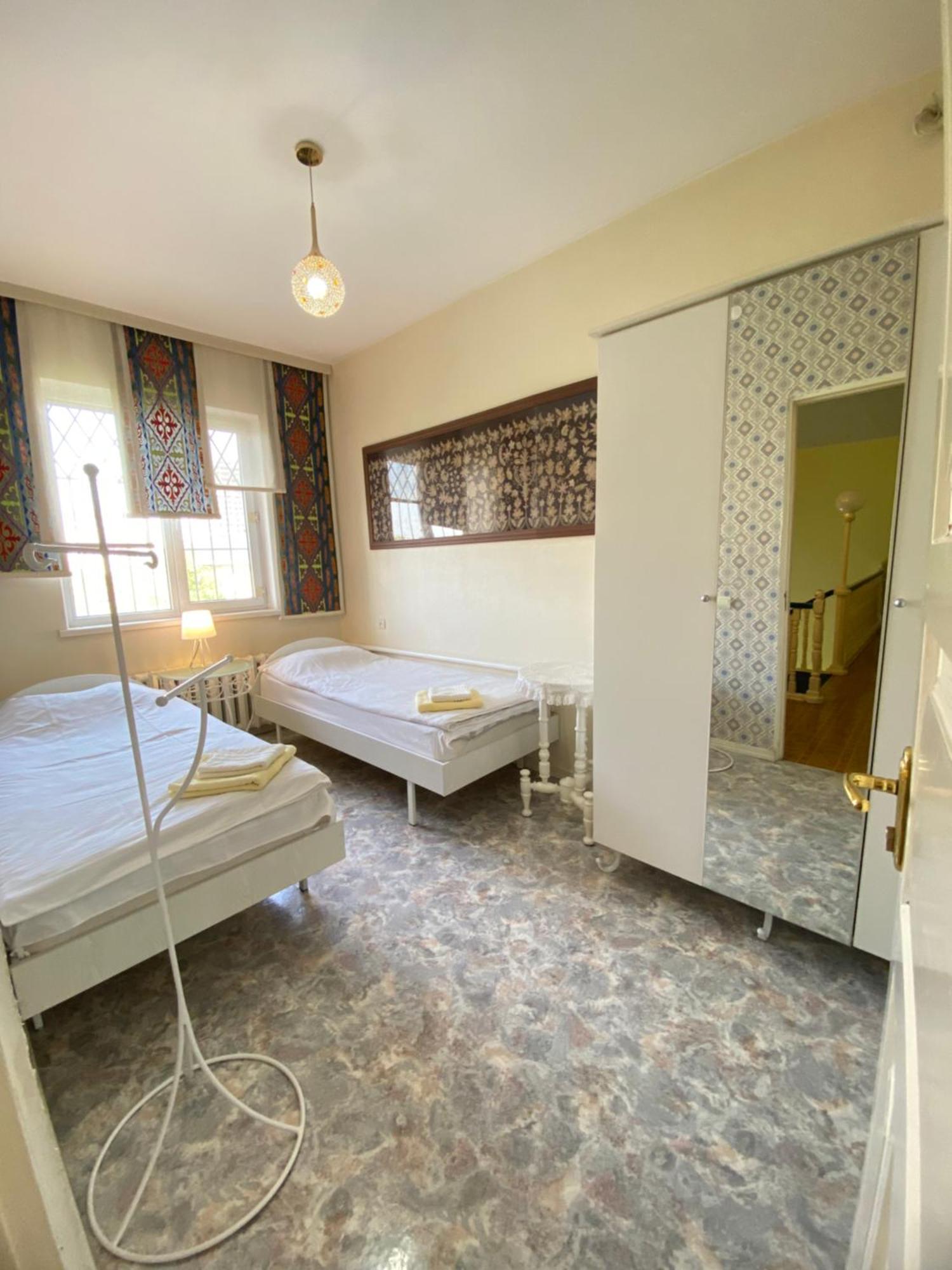 Хостел Особнячок Bishkek Exteriör bild