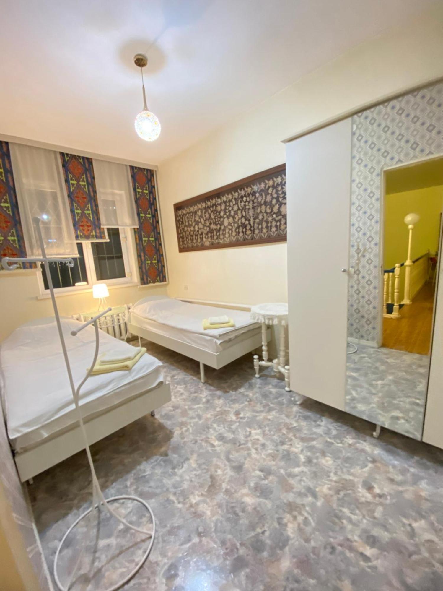 Хостел Особнячок Bishkek Exteriör bild